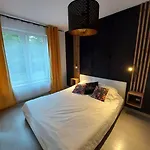 Seaside Bond 007 Apartamento